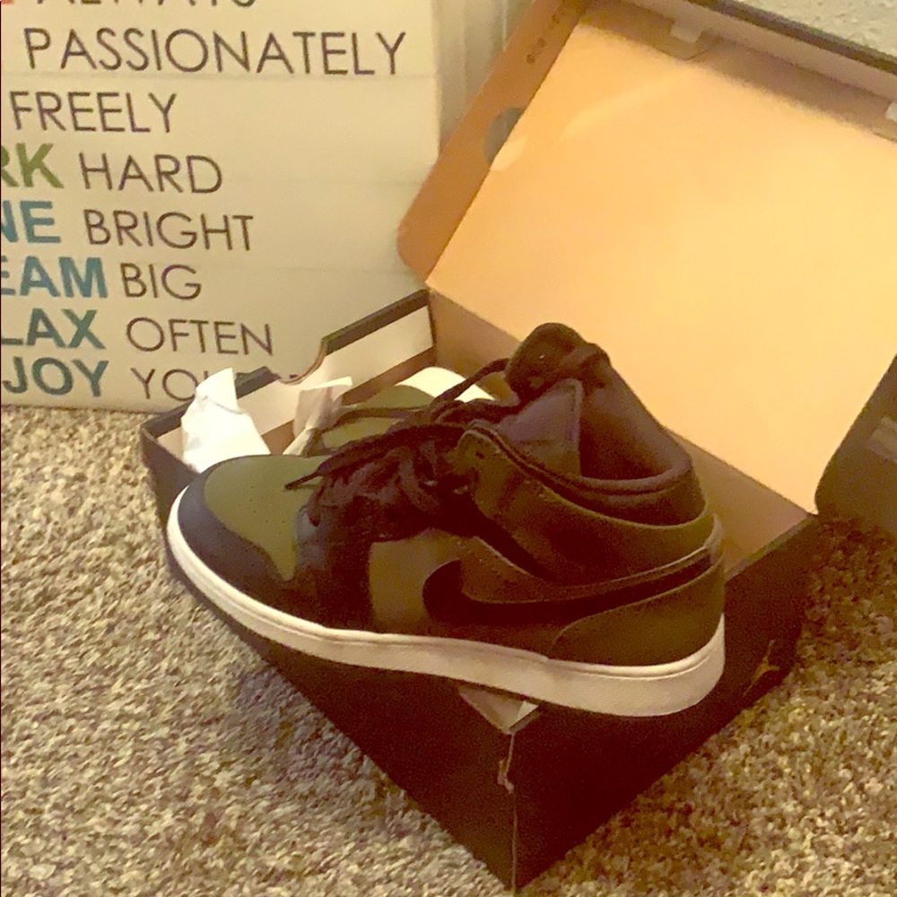 Air Jordan. Gym shoes worn once! Rare find. ❤️❤️